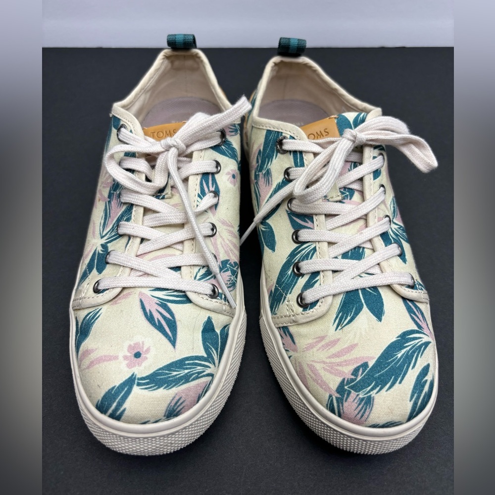 TOMS Canvas Sneakers in Cream with Teal and Pink Floral Print, SZ 8, box 30